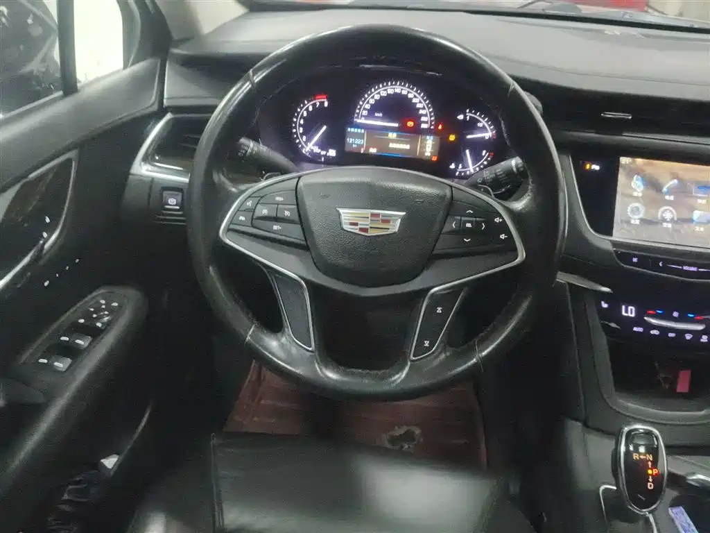 Cadillac XT5 2016 25T Luxury Model фото 3