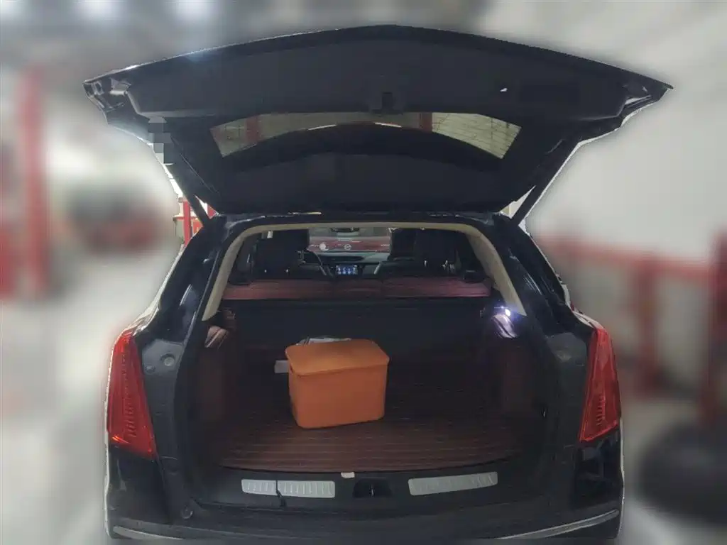 Cadillac XT5 2016 25T Luxury Model фото 10
