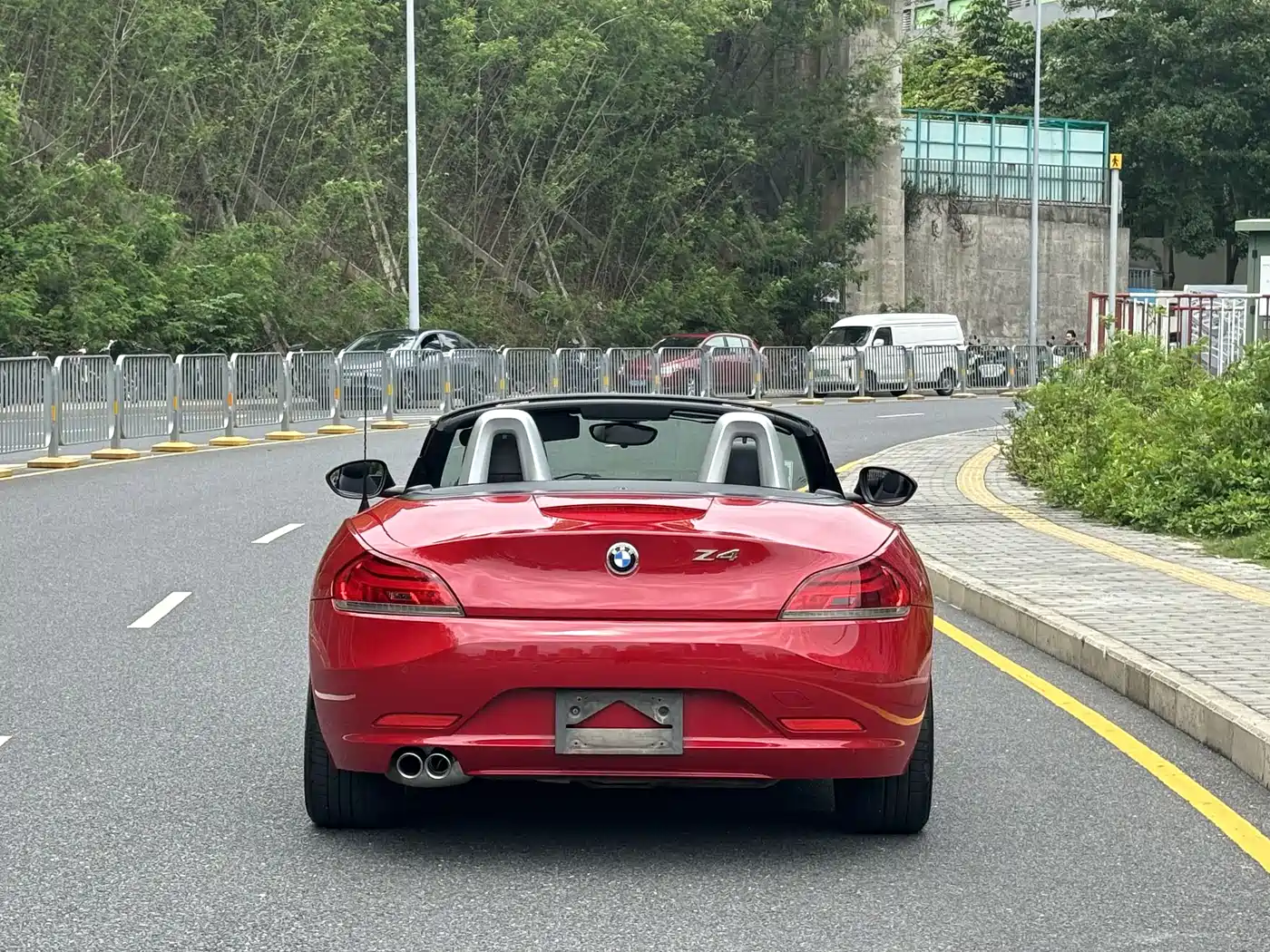 BMW Z4 2013 sDrive20i Leading фото 19