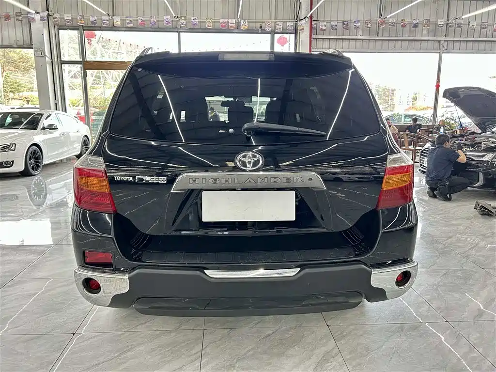 Toyota Highlander 2012 2.7L 2WD 7-Seater Luxury Edition фото 5