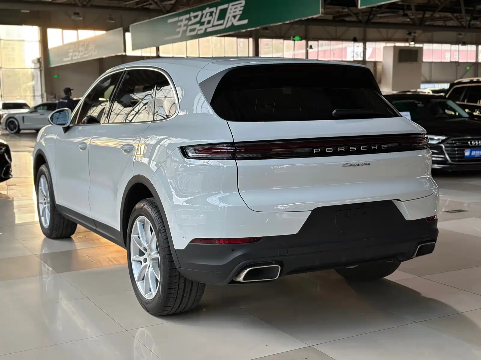 Фото 5 - Porsche Cayenne