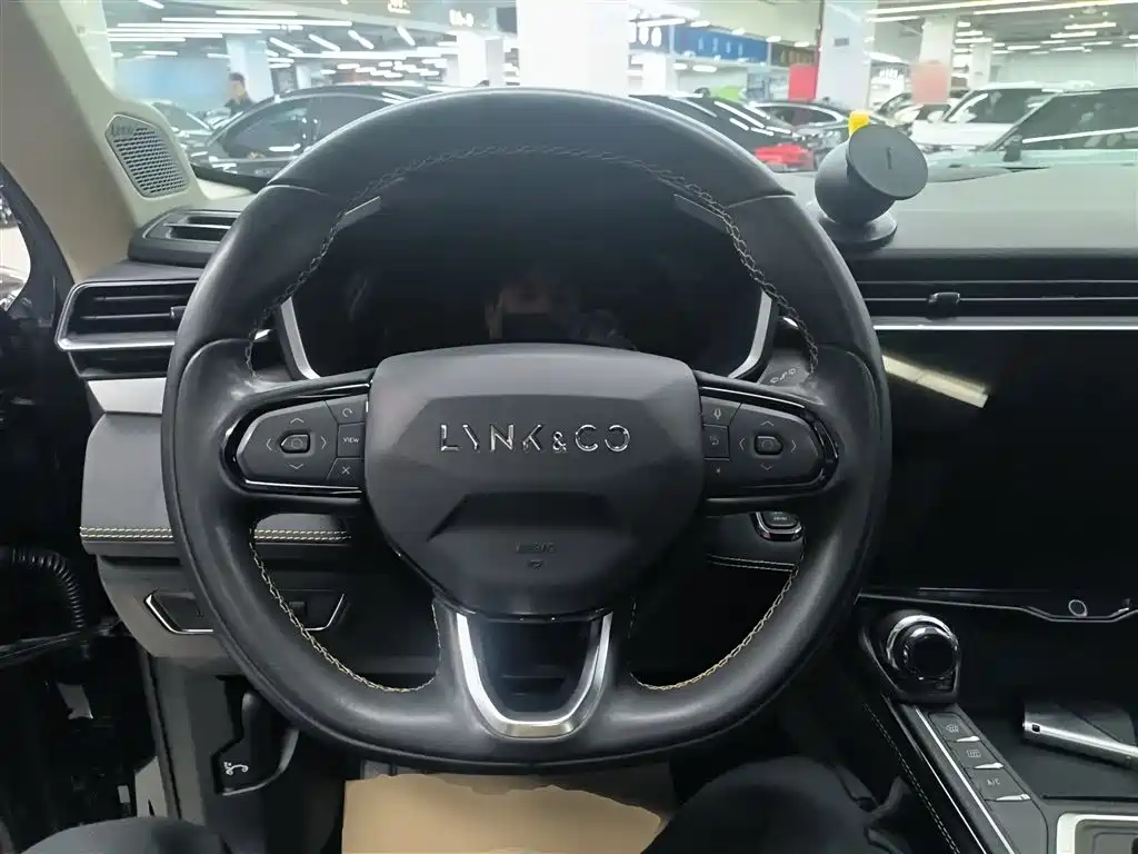 Lynk & Co 01 2023 2.0TD 2WD Pro фото 7
