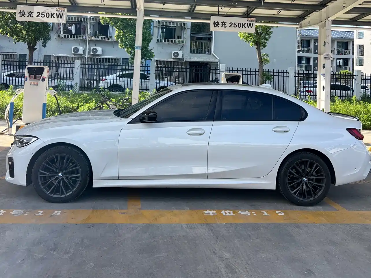 BMW 3-SERIES