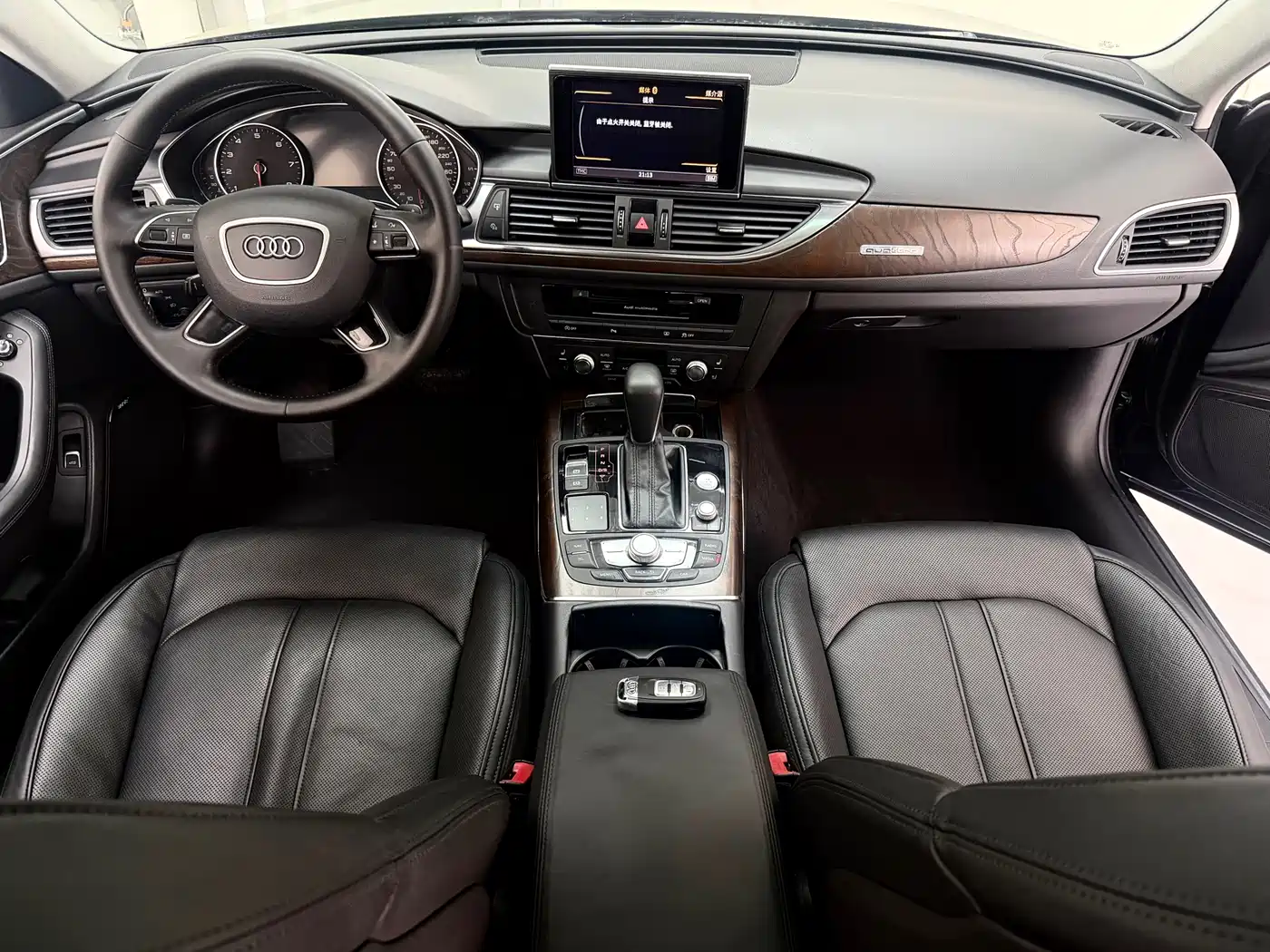 Фото 9 - Audi A6L