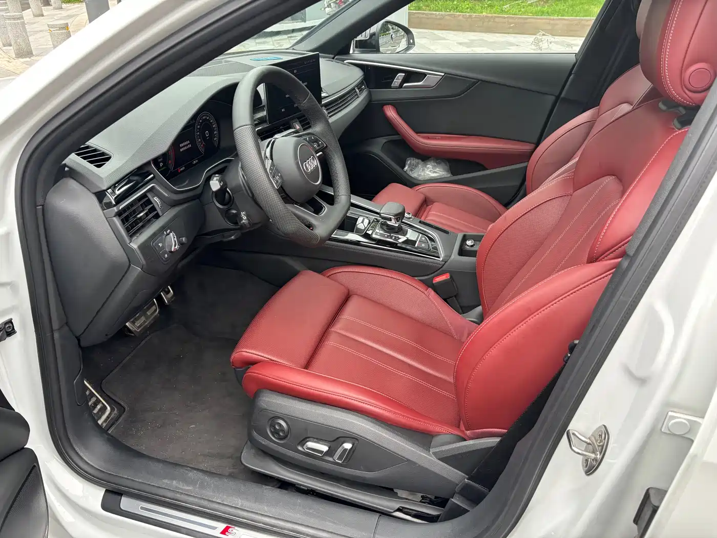 Audi A4L 2025 2025 2 Million Celebration Edition 40 TFSI Luxury Dynamic