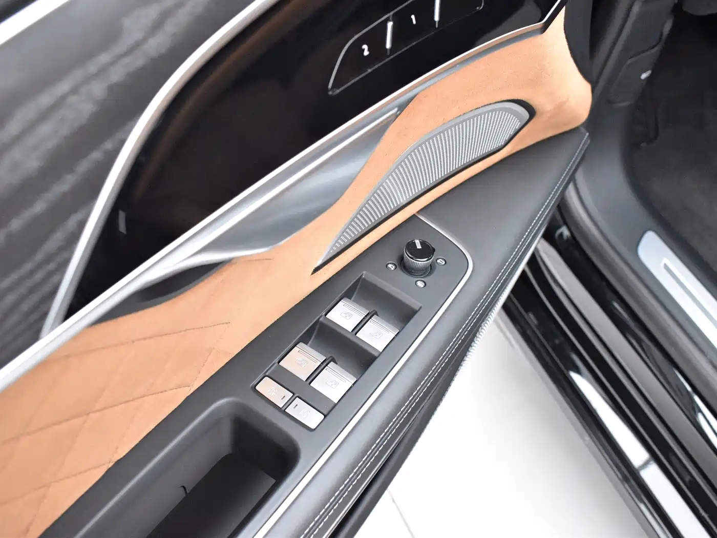 Photo 13 - Audi A8