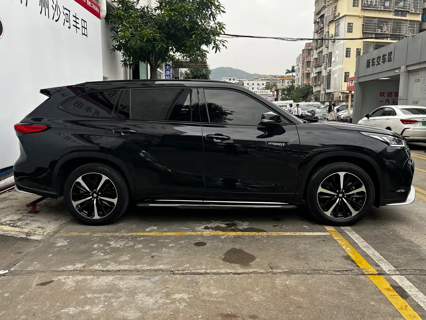 Toyota Crown Kluger 2021 2.5L HEV AWD Flagship Edition фото 5