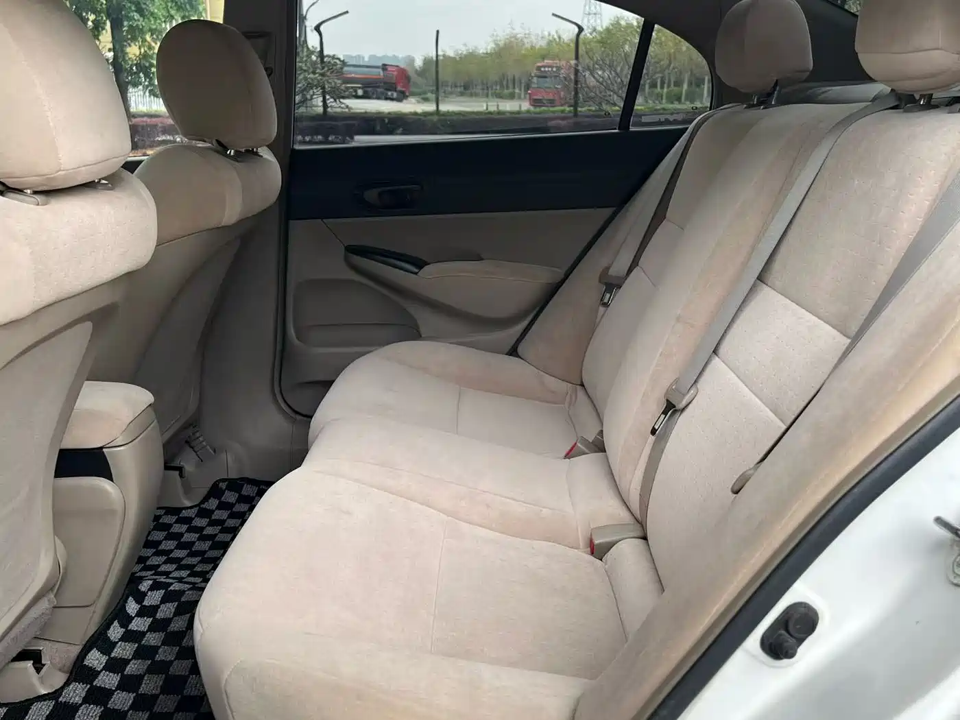 CIIMO CIIMO 2012 2012 1.8L Automatic