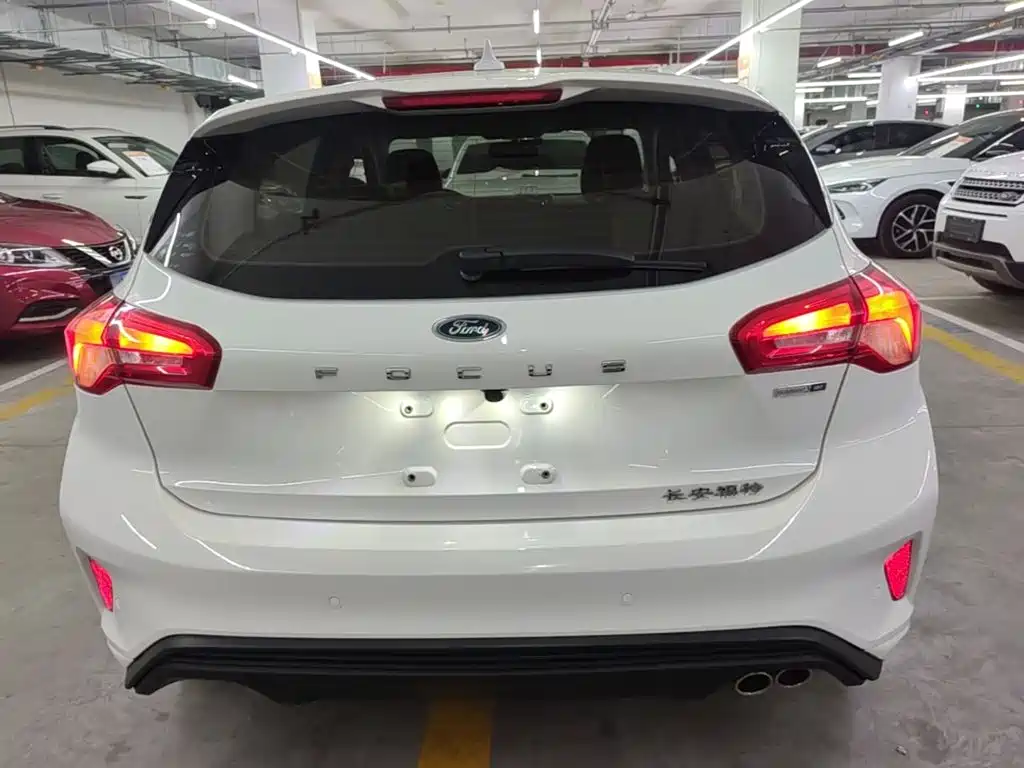 Ford Focus 2022 2021 Hatchback EcoBoost 180 Auto Trend