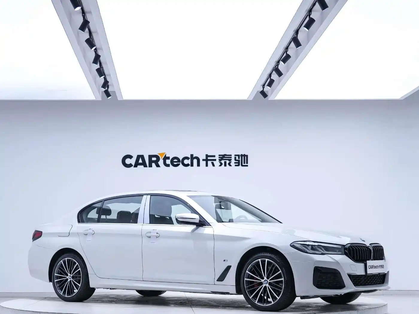 BMW 5 Series 2022 Facelift 530Li Leading M Sport Package фото 5