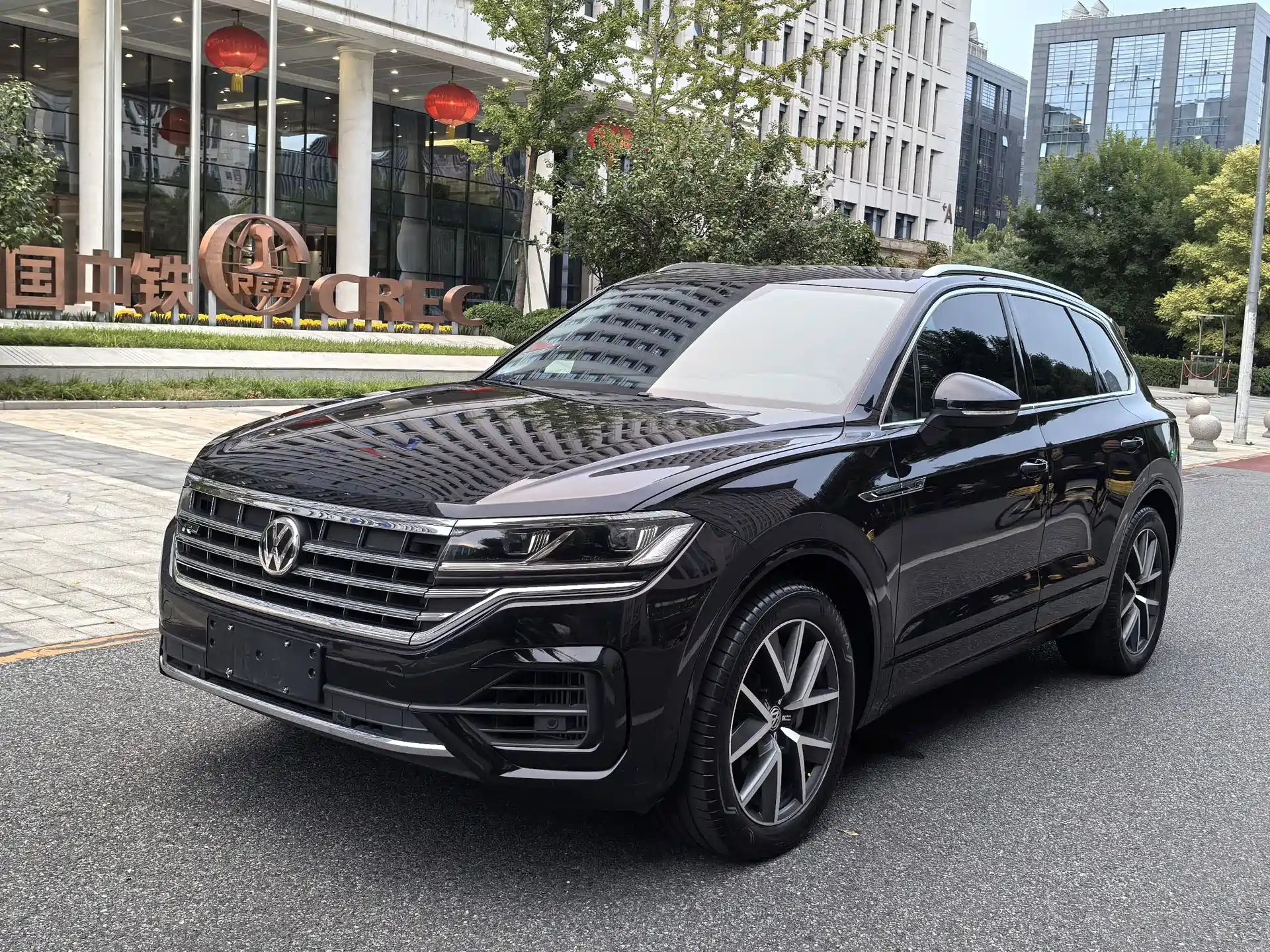 Фото 1 - Volkswagen Touareg