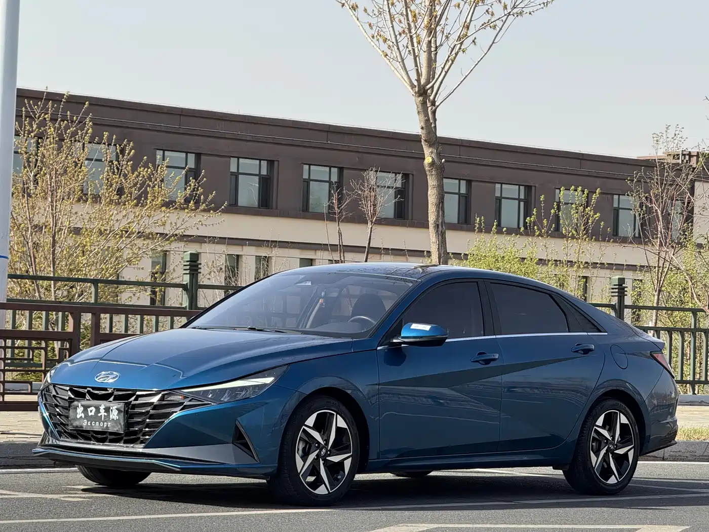 Hyundai Elantra 2022 1.5L CVT LUX Premium Edition