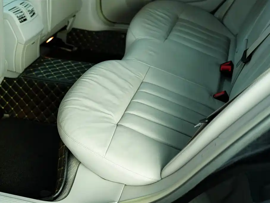 Mercedes-Benz E-Class 2012 E 300 L Elegance Model фото 17