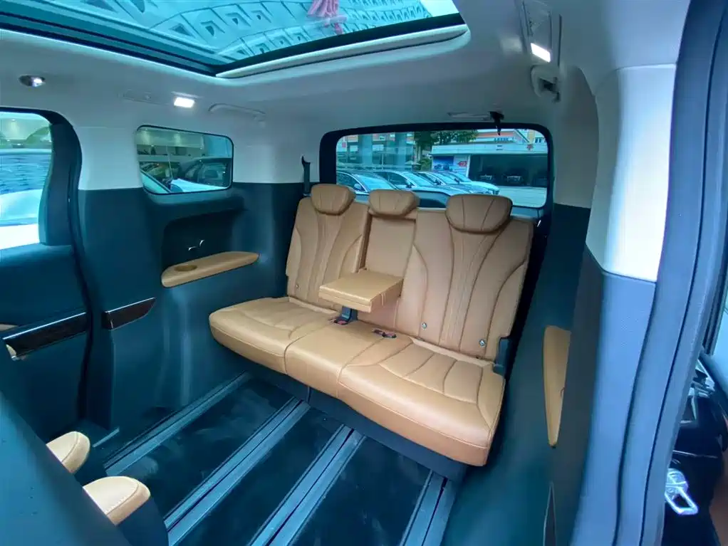 Hongqi HQ9 PHEV 2024 Model 2.0T AWD Luxury Edition фото 13