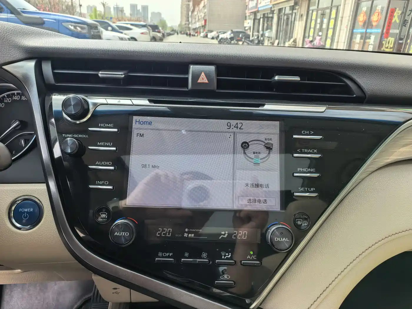 Toyota Camry 2018 Hybrid 2.5HG Luxury Edition фото 14
