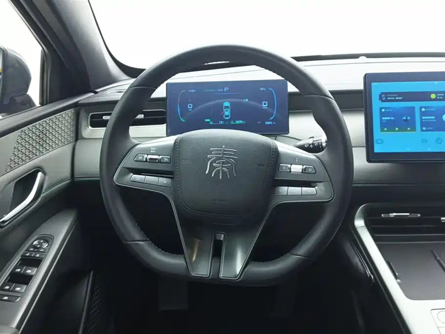 BYD Qin PLUS 2025 DM-i Smart Drive 55KM Leader фото 15