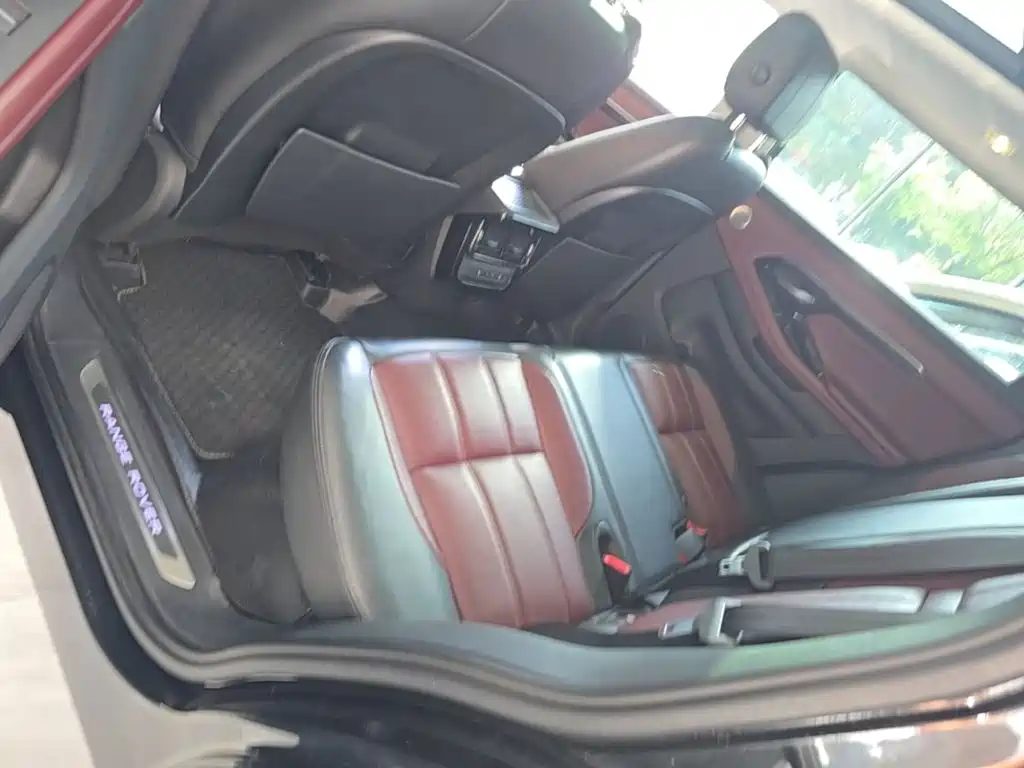 Photo 17 - Land Rover Range Rover Evoque