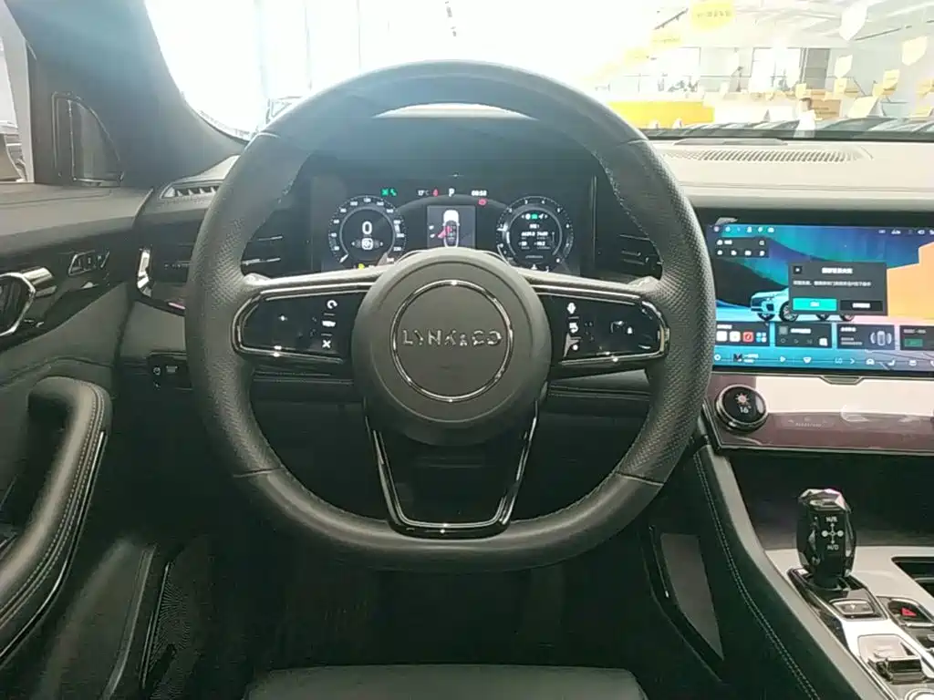 Lynk & Co 09 2022 2021 2.0T Halo 6-Seater