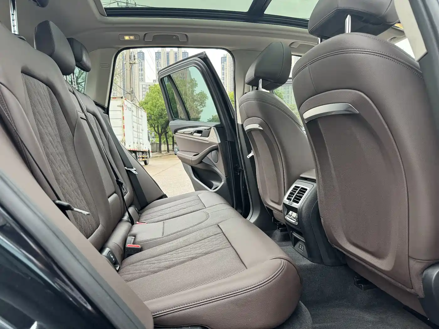 BMW iX3 2022 Facelift Leading Model фото 10