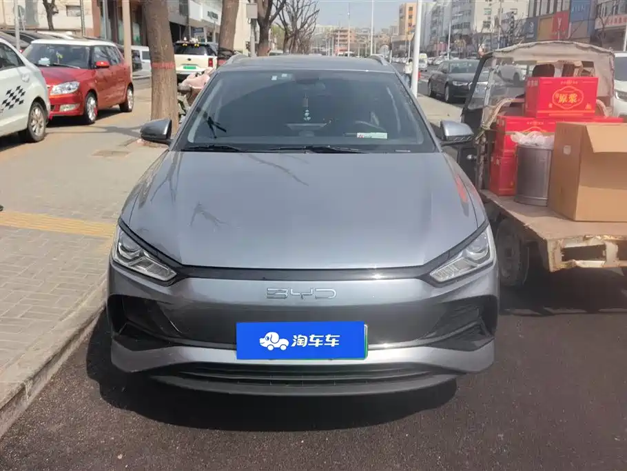 BYD E2