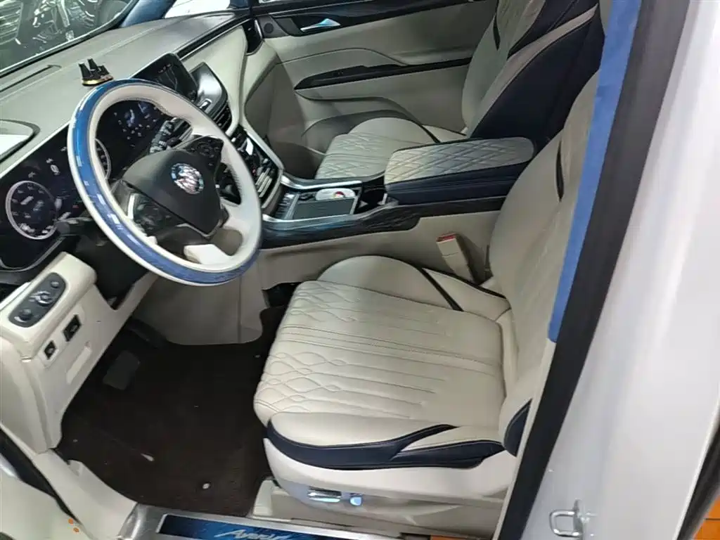 Buick GL8 2021 ES Landlord 653T Comfort фото 15