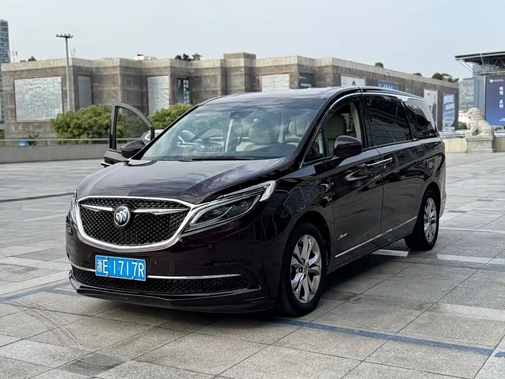 Фото 17 - Buick GL8