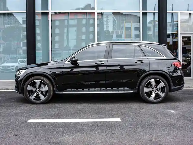 Mercedes-Benz GLC 2022 Facelift GLC 300 L 4MATIC Dynamic Collector's Edition — фото 3