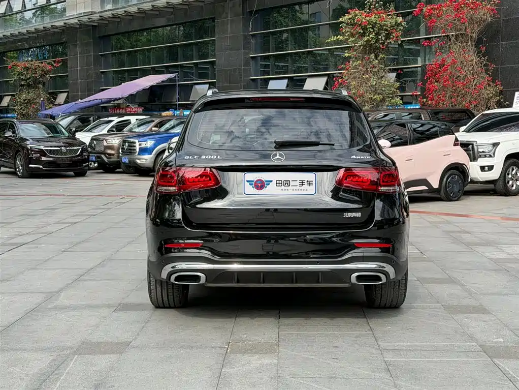 MERCEDES-BENZ GLC
