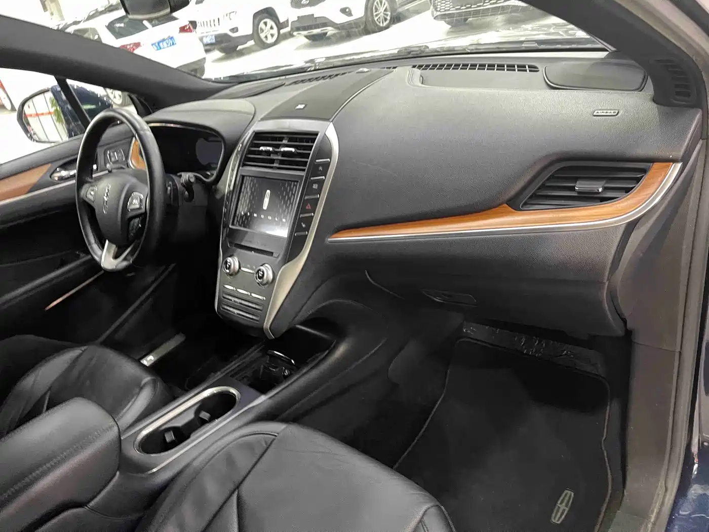 Фото 19 - Lincoln MKC