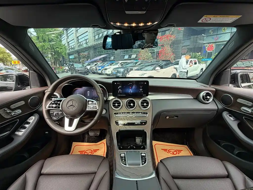 MERCEDES-BENZ GLC