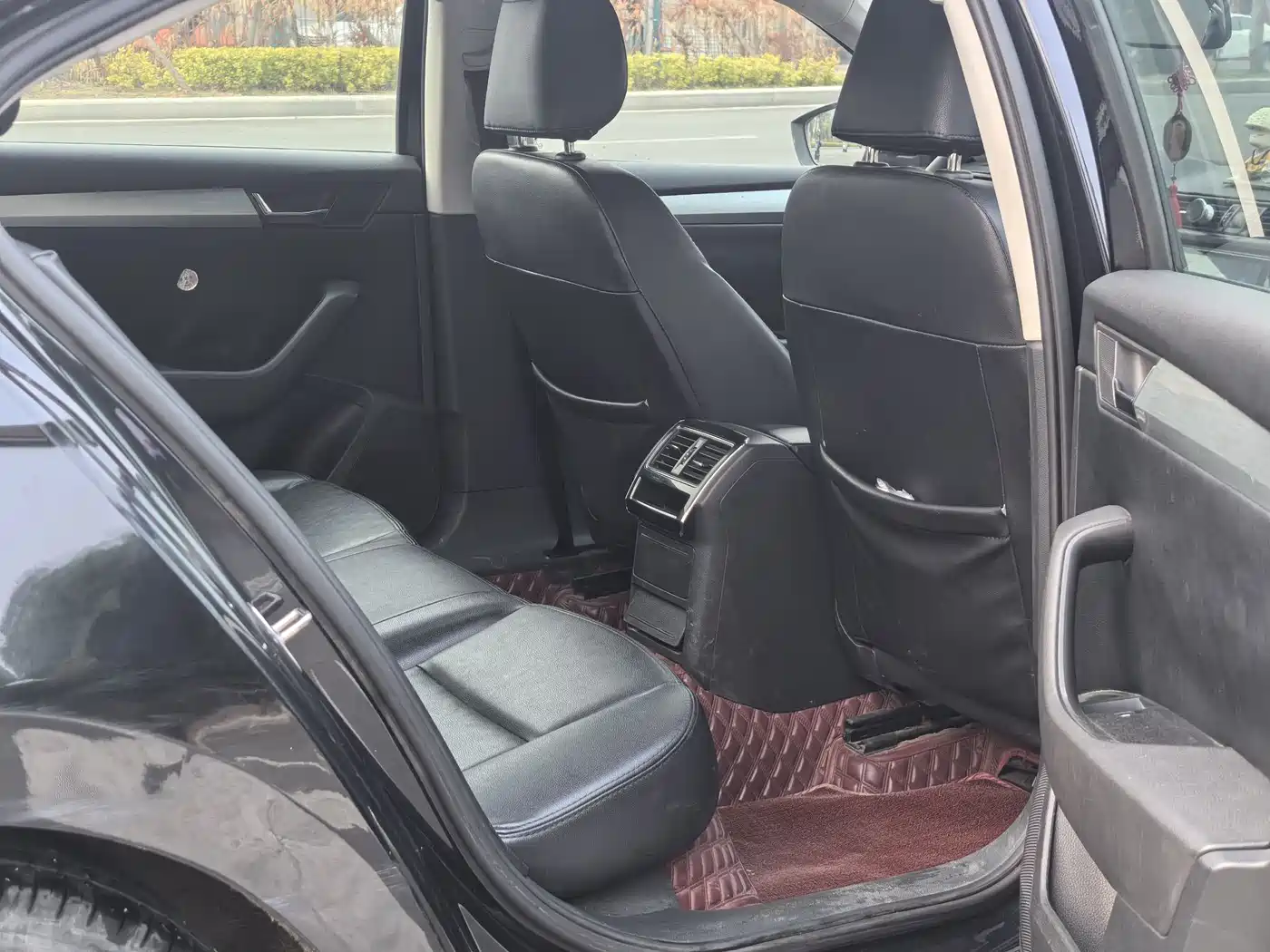 Škoda Superb 2016 TSI280 DSG Advance Edition фото 8