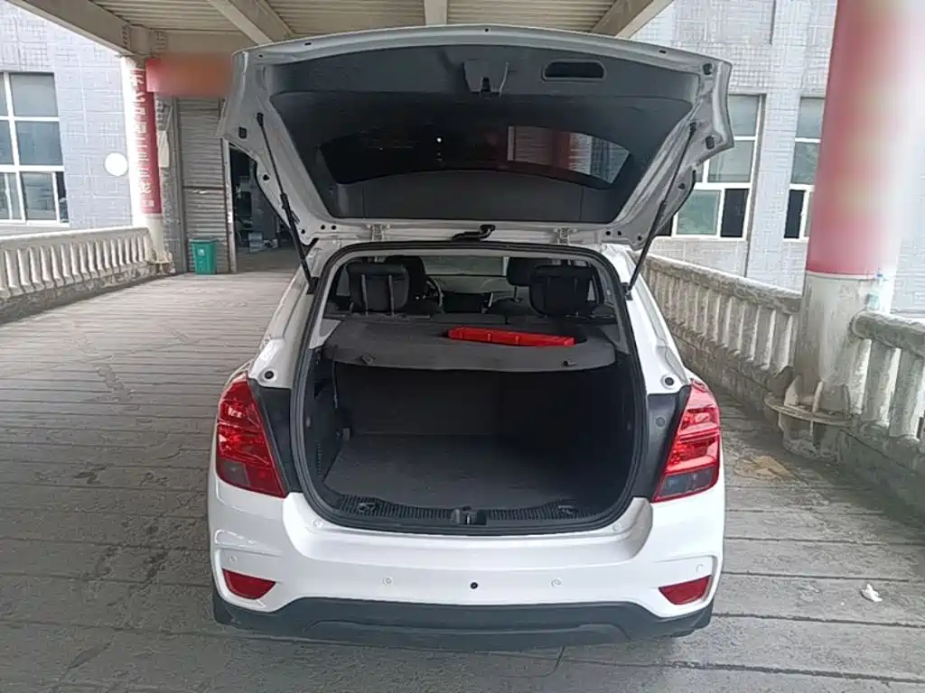 Фото 19 - Chevrolet Trax