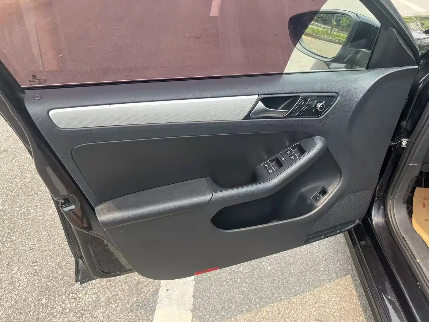 Volkswagen Sagitar 2012 1.6L Automatic Comfort Type фото 10