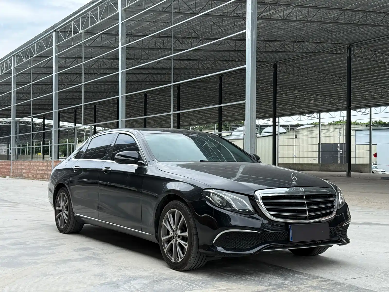 Фото 3 - Mercedes-Benz E-Class