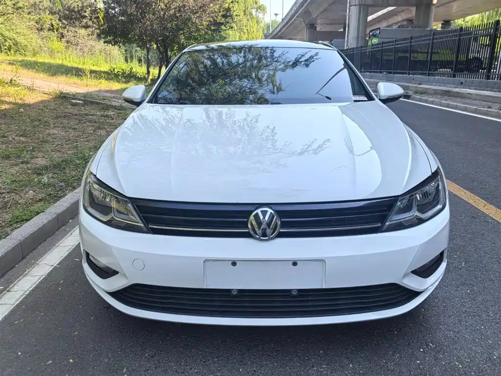 Volkswagen Lamando 2017 230TSI DSG Trend Edition фото 2