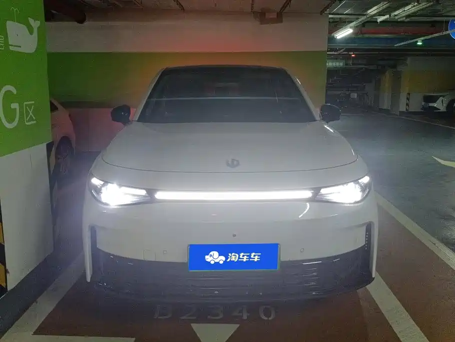 Фото 2 - Leapmotor C10