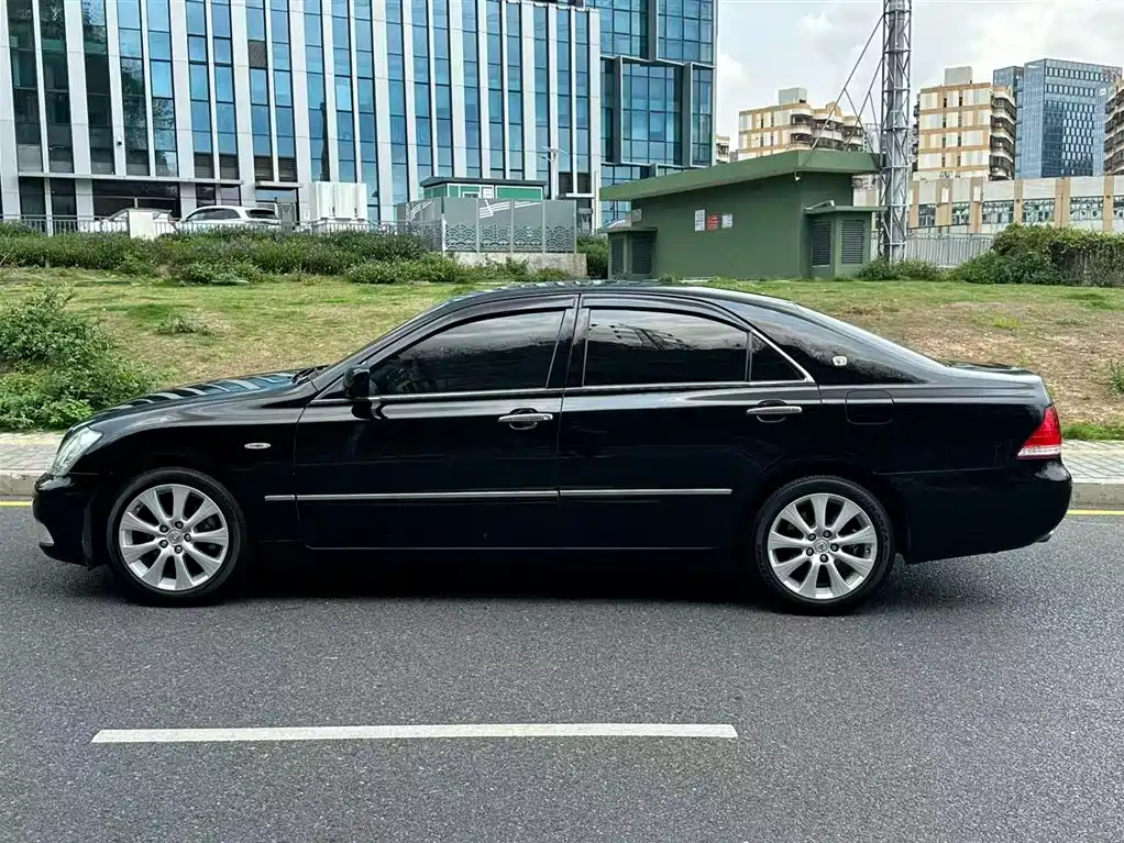 Toyota Crown 2009 2.5L Royal Special Enhanced Edition фото 18