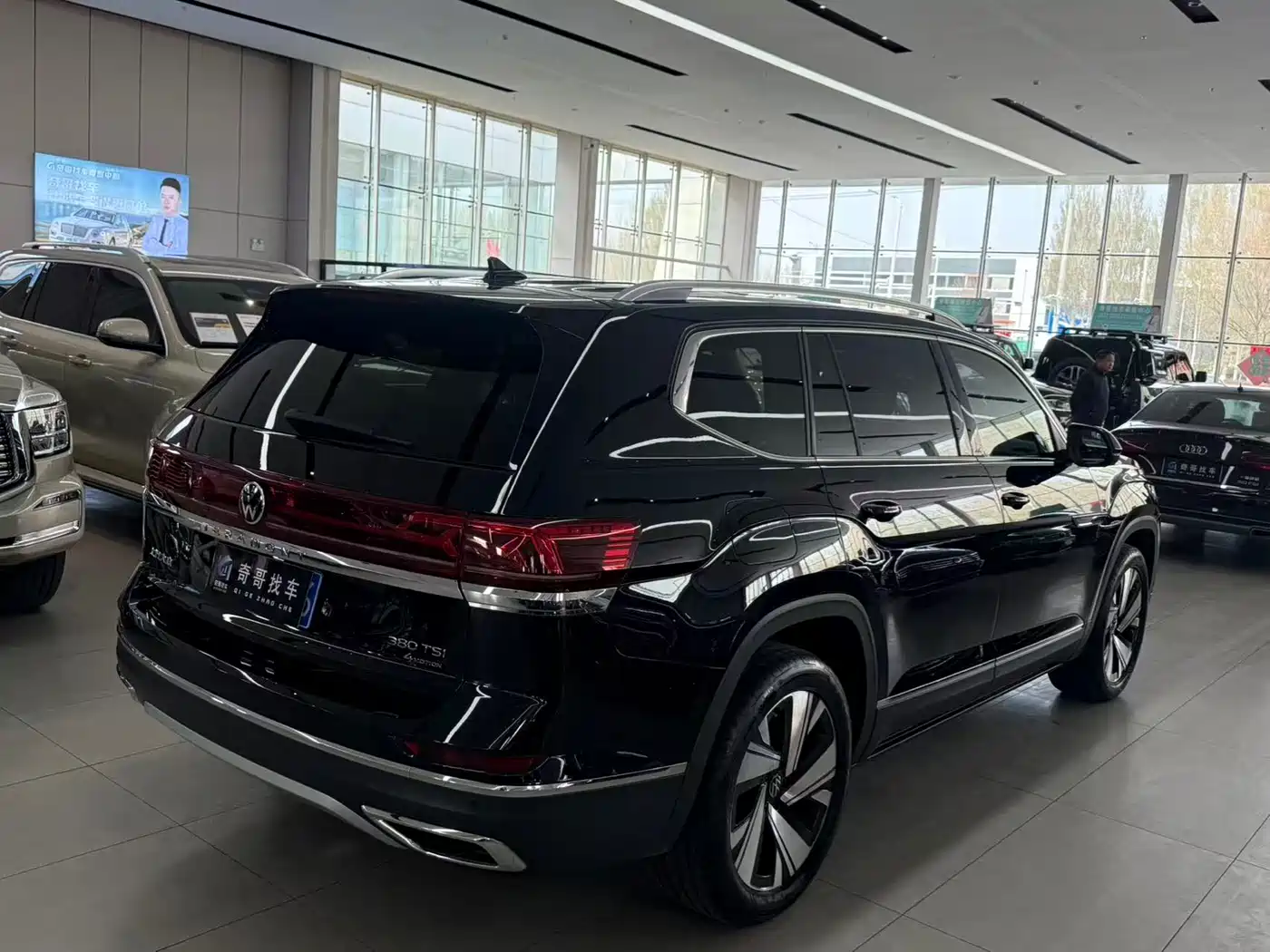 Volkswagen Teramont 2023 380TSI AWD Premium Luxury Edition фото 6
