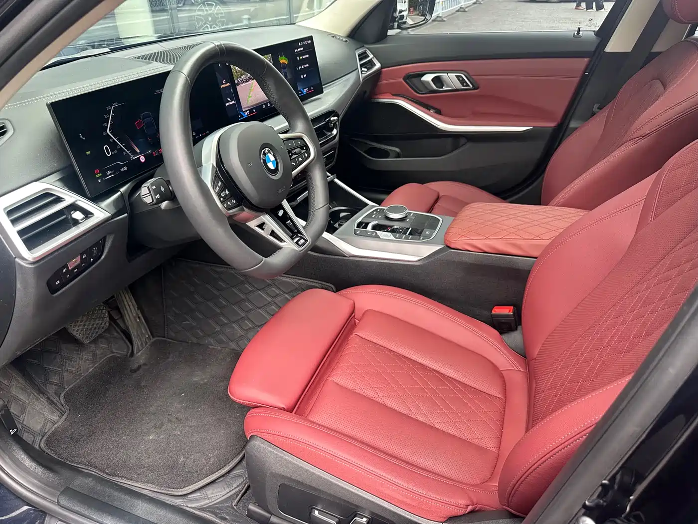 BMW 3 Series 2025 325i M Sport Package фото 12