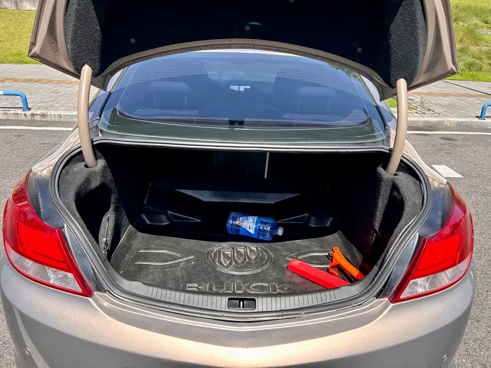 Photo 6 - Buick Regal