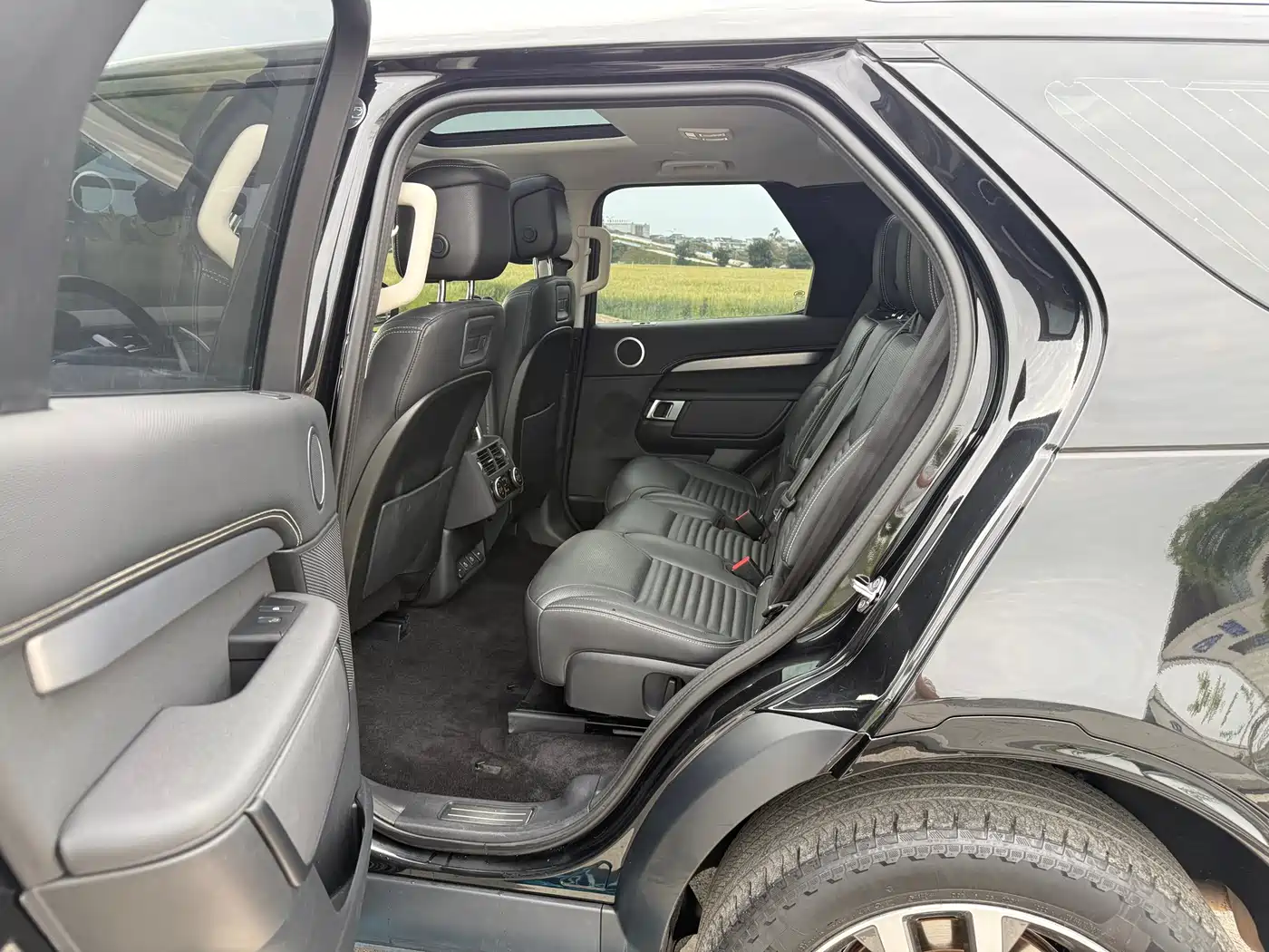 Land Rover Discovery 2021 360PS R-Dynamic SE фото 17