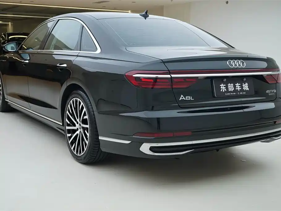 Audi A8 2023 A8L 45 TFSI quattro Luxury фото 5