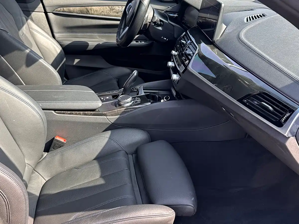 BMW 6 Series GT 2022 Model 630i M Sport Package фото 9