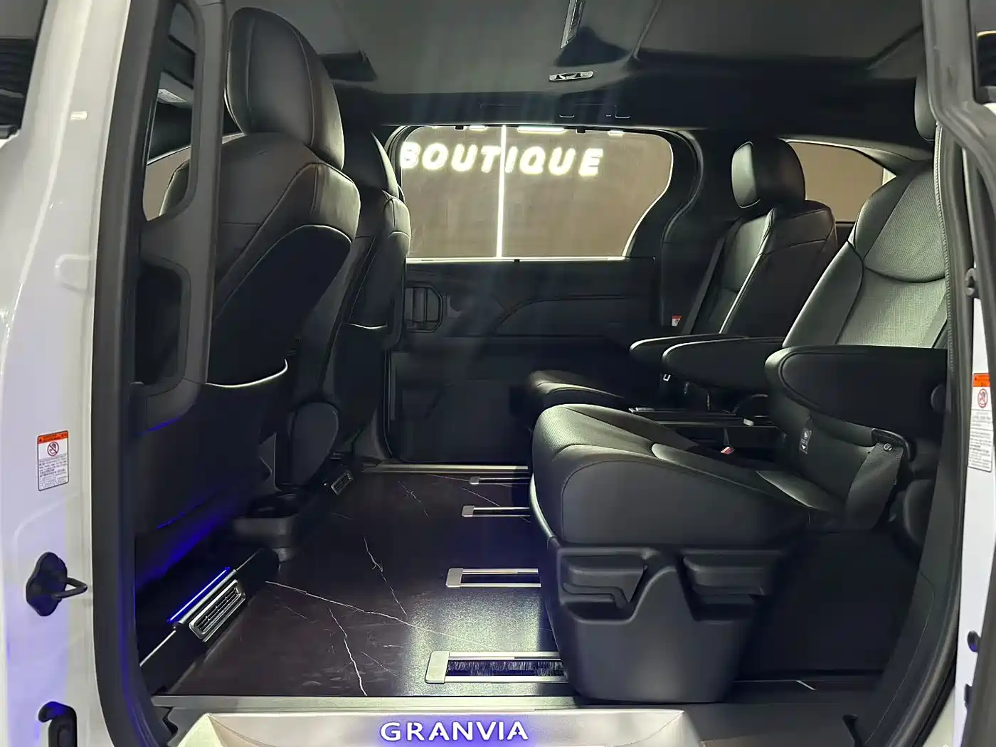 Toyota Granvia 2024 2.5L Hybrid Premium PLUS фото 5