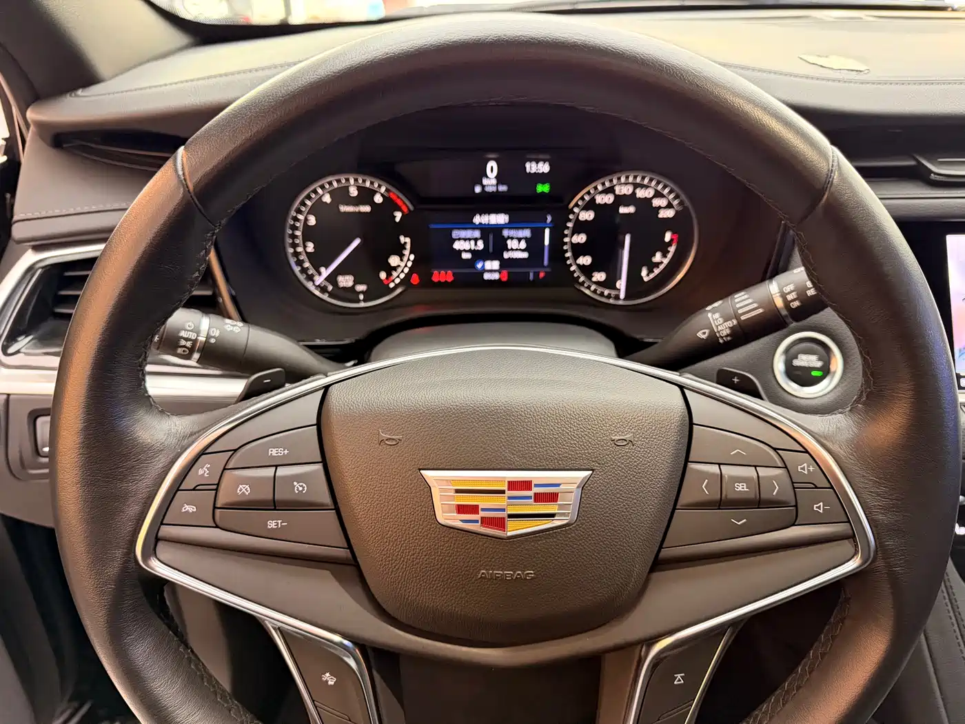 Cadillac XT5 2022 2.0T 2WD Luxury фото 9