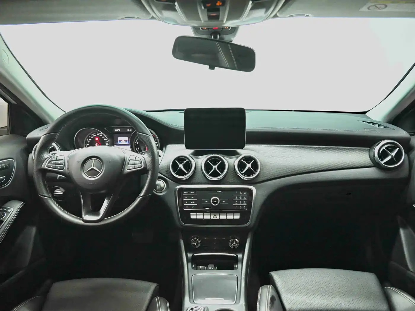 Mercedes-Benz GLA 2018 GLA 200 Fashion фото 34