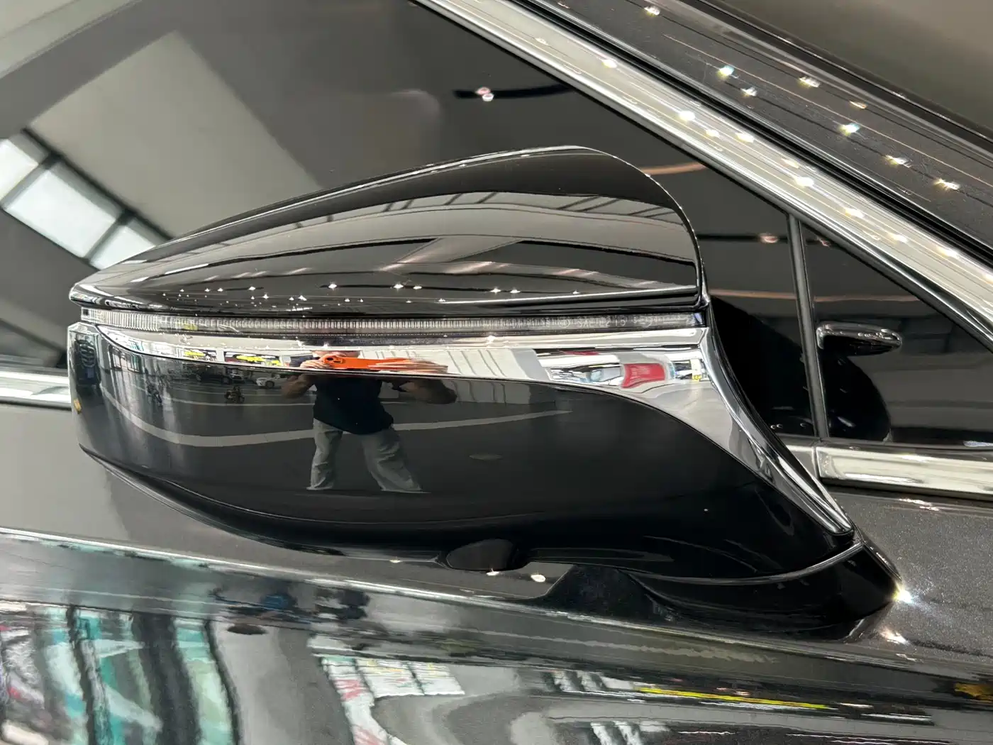 Lexus LS 2021 500h Excellence Edition фото 21