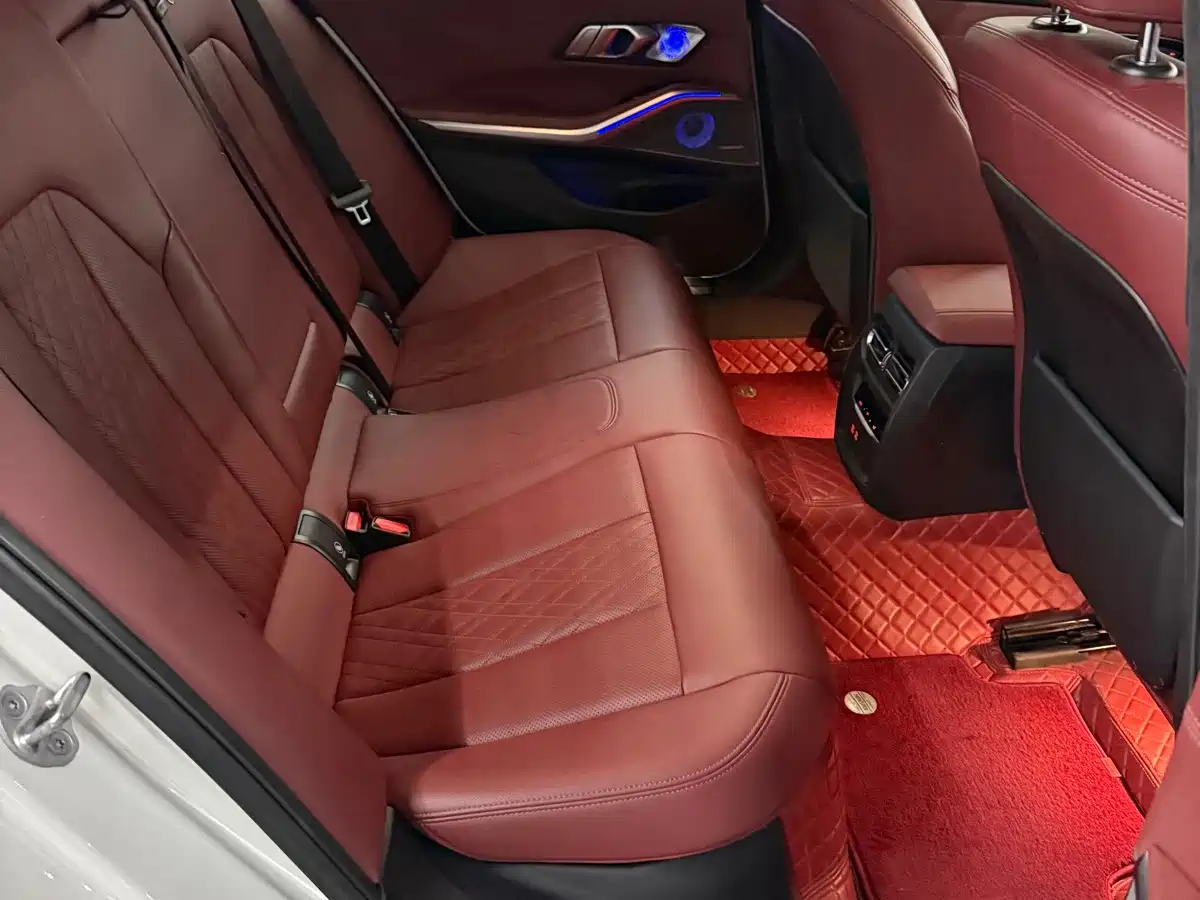 صورة 7 - BMW 3 Series