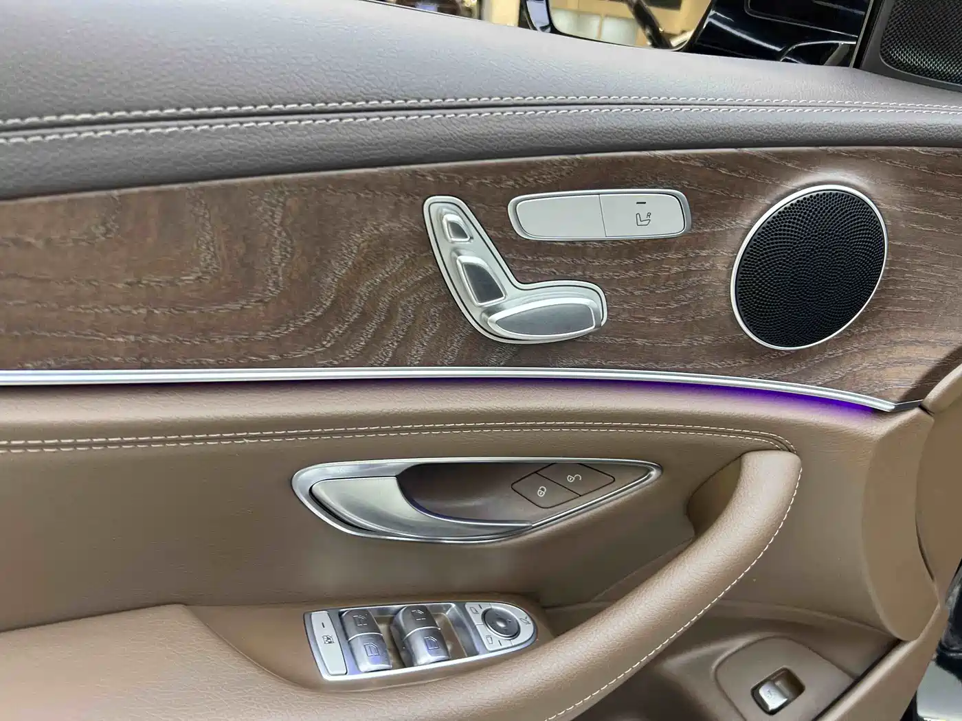 Mercedes-Benz E-Class 2023 E 260 L фото 13