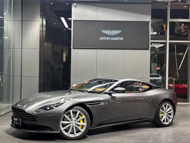 ASTON MARTIN DB11